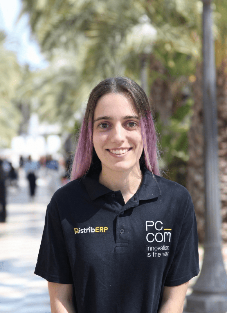 Sandra Carreras – Analista y Soporte a Clientes PCCOM